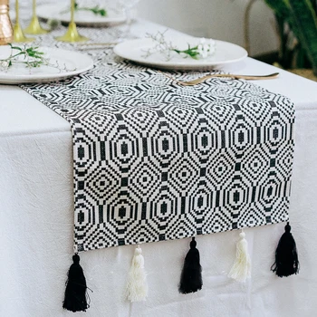 Dodatki modni francoski šik Tassel Namizni prt runner geometrijske črno beli trak maroko Skandinavski slog oblikovanja